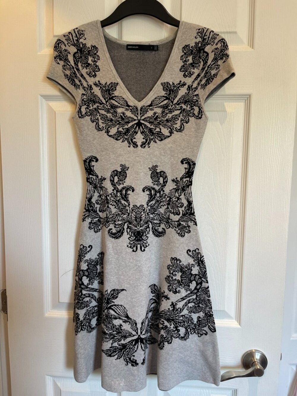 Karen Millen: midi dress in grey/black